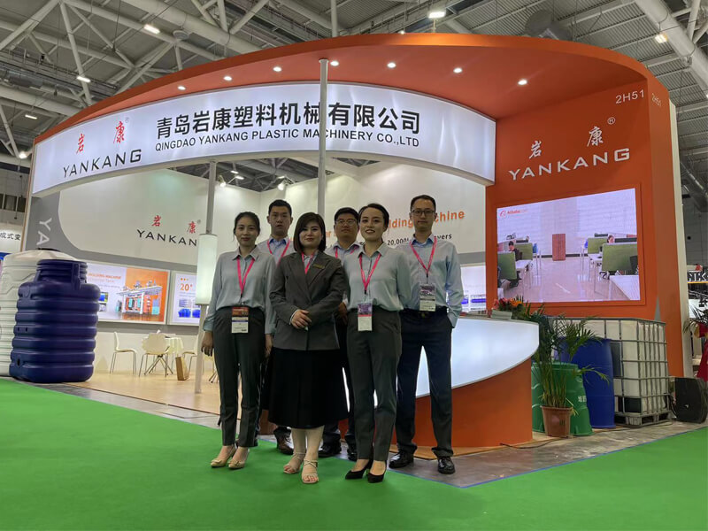 Máquinas de moldagem por sopro Yankang reveladas na Chinaplas 2023 International Plastics Exhibition